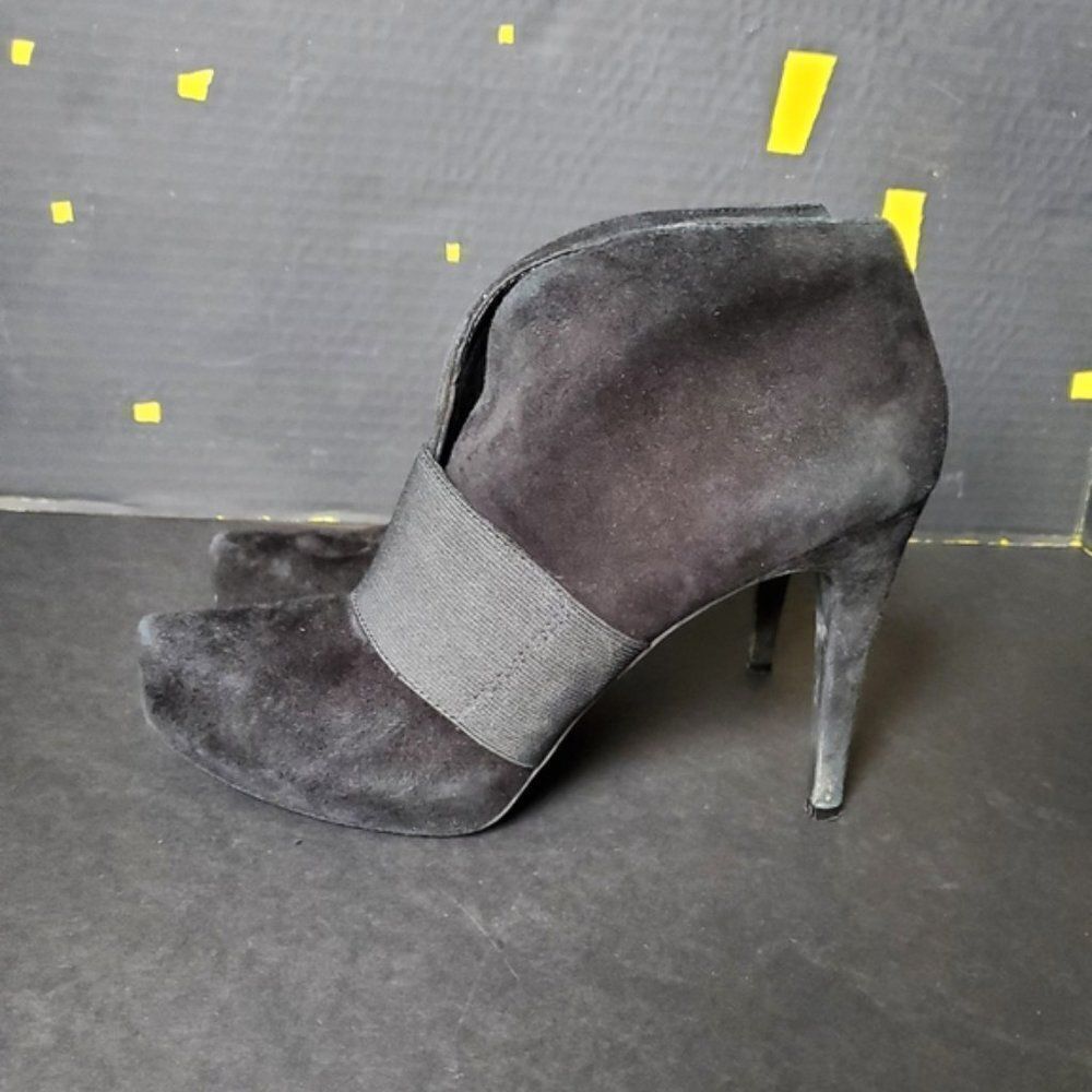 Gianni Bini Black Suede Pumps - Picture 3 of 9